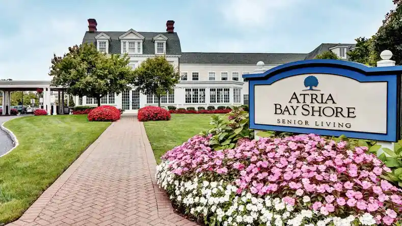 Atria Bay Shore in Bay Shore, NY - Overview and further information