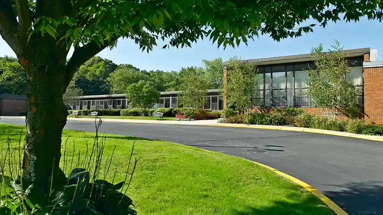 Atria Huntington in Huntington Station, NY - Overview and further information